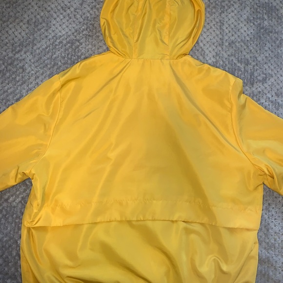 H&M yellow rain jacket with drawstring - Picture 6 of 9